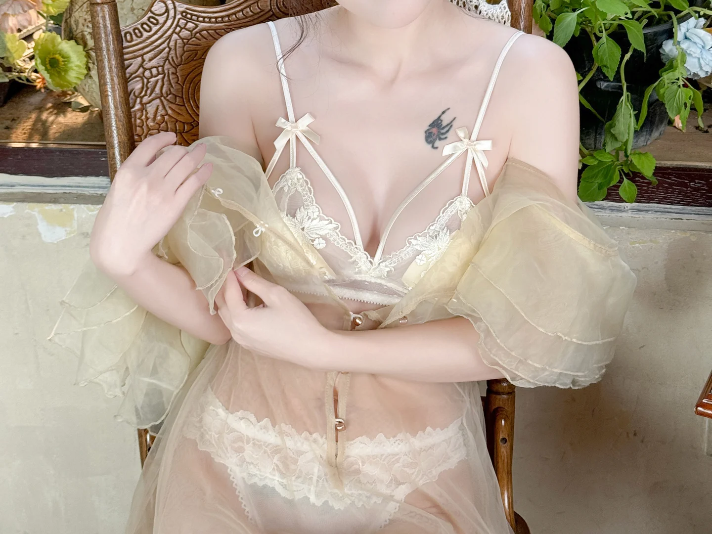 鹿八岁baby_No_110_深林的洁白花语_108P,31GIF,1V_1_36GB tg@simisebaisi 【丝足阁】096.webp